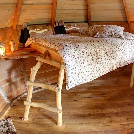 Bed & Breakfast Insolites, Les Ormes, Epiniac