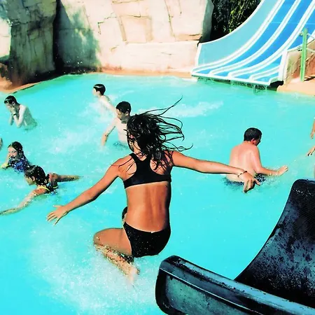 Insolites, Les Ormes, Bed & Breakfast *